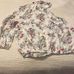 WOMEN’S We’re All Pretty Girls top. White with floral. Size M